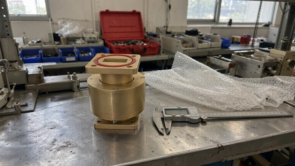 [Waveguide Dual-Channel Rotary Joint] WR28 Dual-Channel Rotary Joint for Ka-Band SOTM Systems