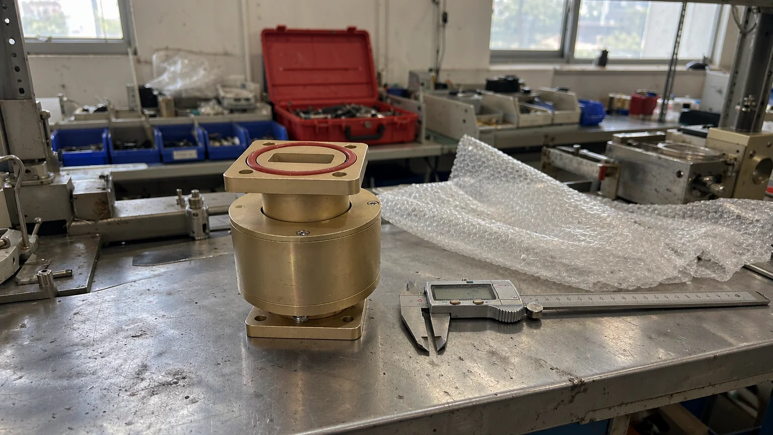 [Waveguide Dual-Channel Rotary Joint] WR28 Dual-Channel Rotary Joint for Ka-Band SOTM Systems