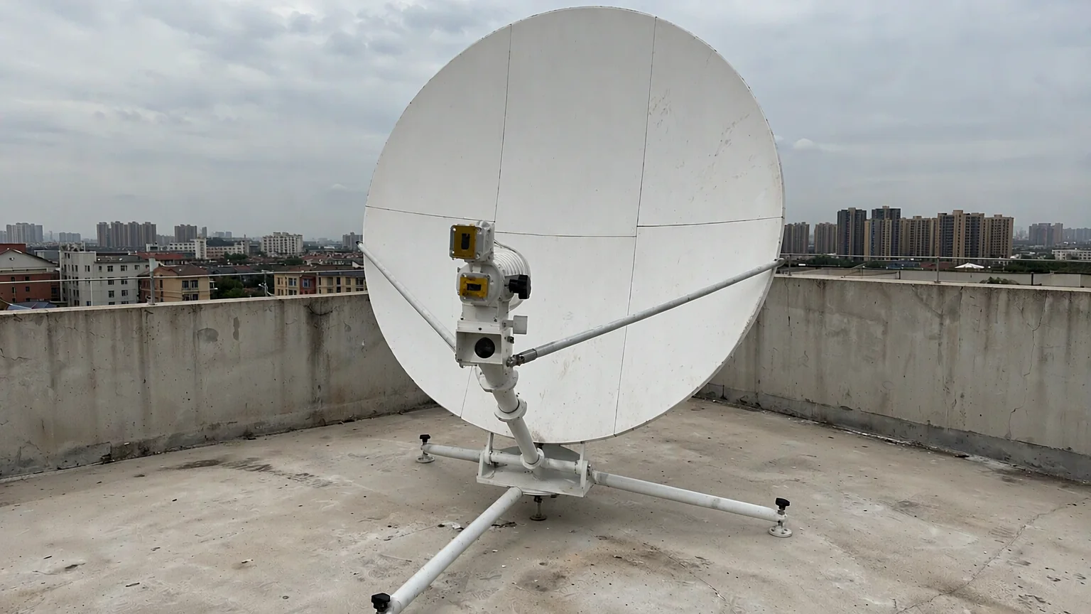 【Seamless Flexible/Non-Twistable Waveguide, Flexible Twistable Waveguide and Hybrid Flex/Rigid Waveguide】 Satellite comm